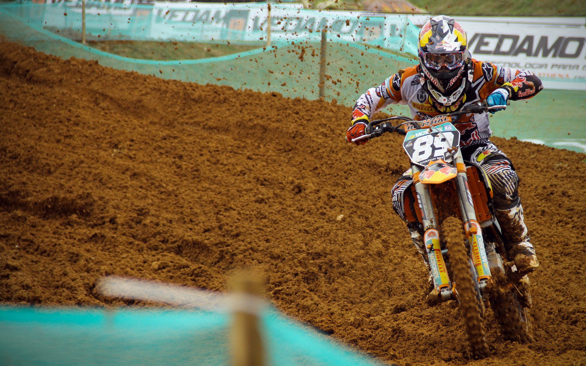 西甲国家德比之夜，迪亚斯惊艳四座